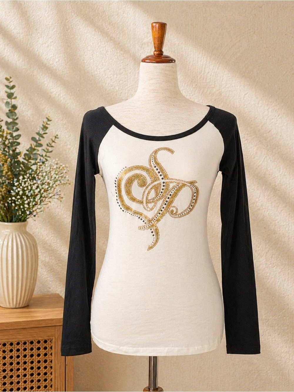 South Pole Black & Cream Long-Sleeve Raglan Tee with Gold Graphic